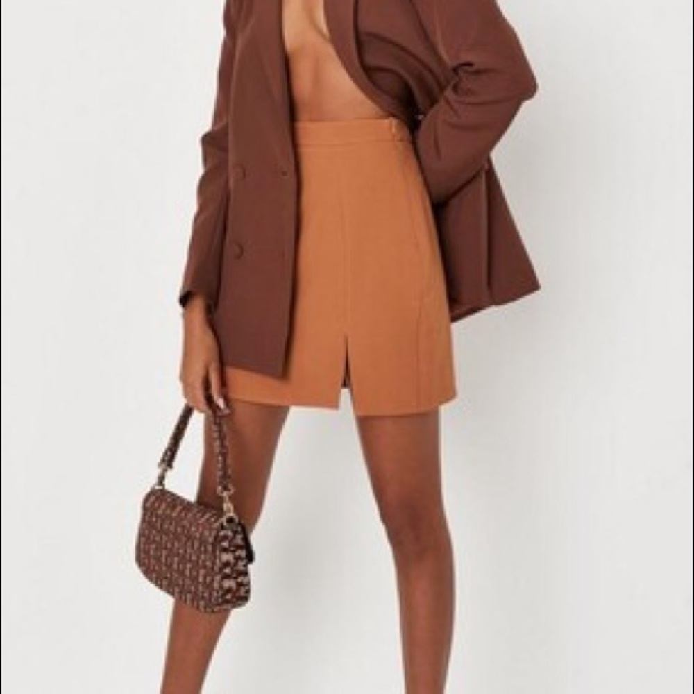 NWOT Missguided camel split mini skirt
